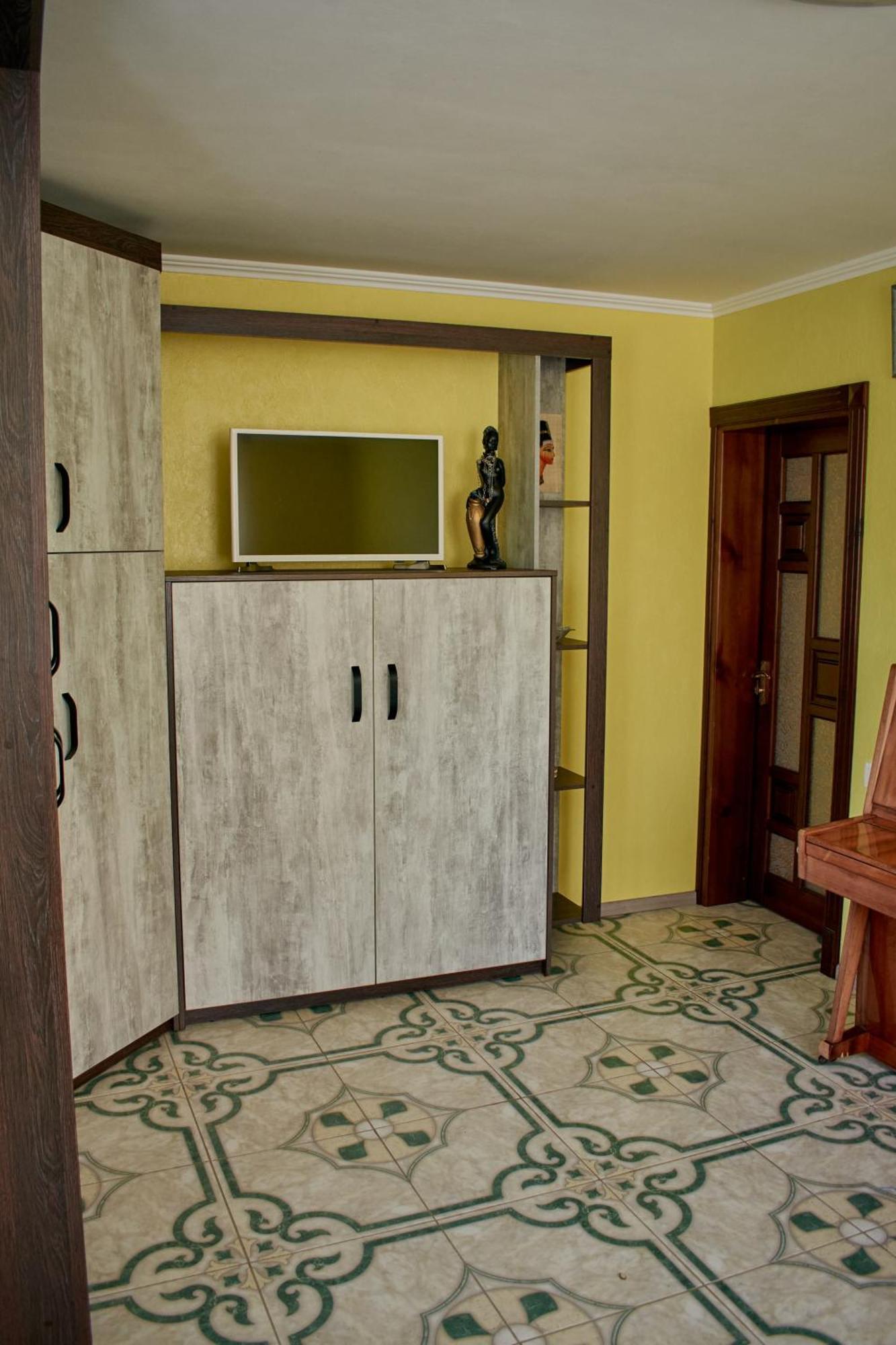 Vacation Home Lubov Kamianets-Podilsky Extérieur photo